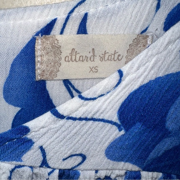 EUC Altar’d State Flowy Blouse - Picture 4 of 4